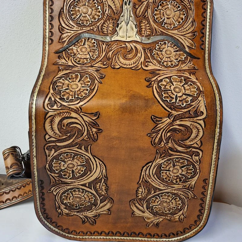 Dámská kožená kabelka přes rameno - lebka býka